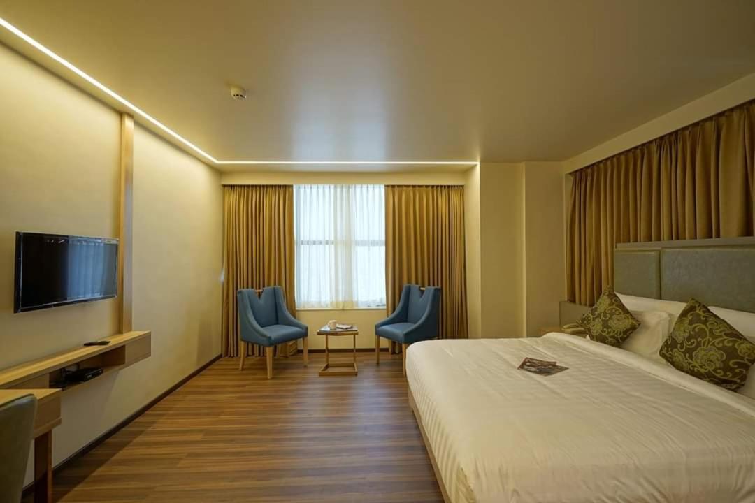 The Galleria Hotel Rajkot Εξωτερικό φωτογραφία